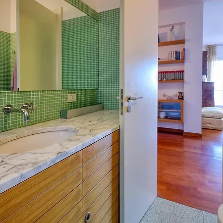 Front In With Wifi Apartment *