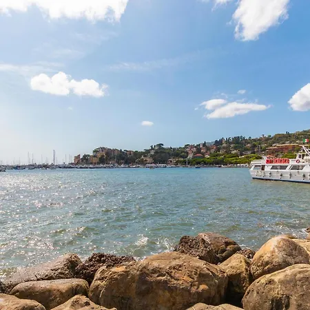 Awesome Apartment In Rapallo With Wifi *